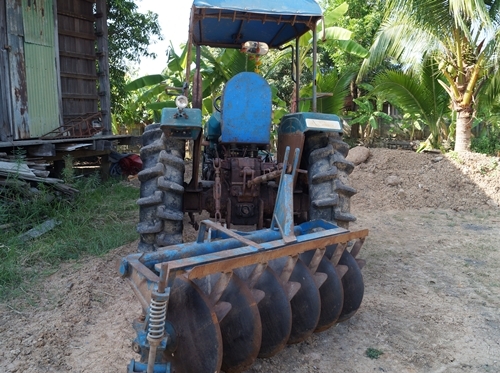 ขายรถไถ UM TAISHAN POWER 404 พร้อมผาน 6 ขายรถไถ UM TAISHAN POWER 404 พร้อมผาน 6