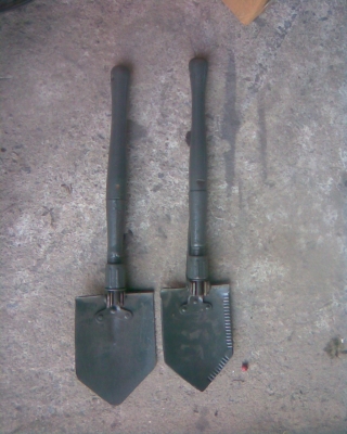 พลั่วสนาม