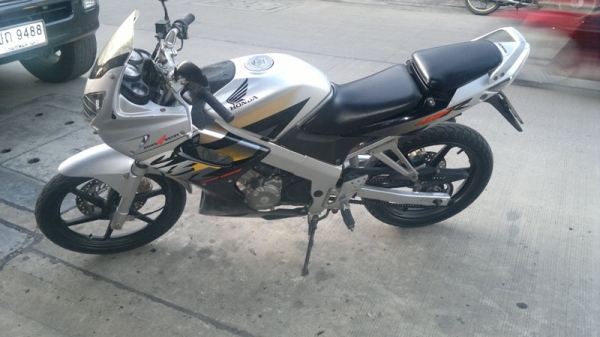 CBR 150 เดิมๆสวยกริ๊ปไม่เคยแกะ 24500 บาท