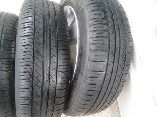 ขายล้อแม็ก Honda jazz 15"x5.5" et45 4รู100 +ยาง ปี11(081-3747940)