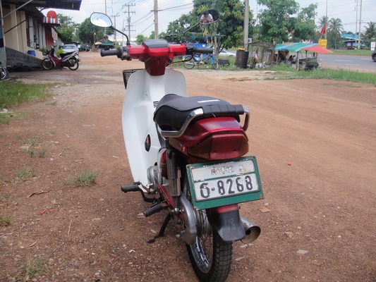ขายฮอนด้าดรีม คุรุสภา สีแดง สภาพสวยพร้อมใช้งาน (ทะเบียนพร้อมชุดโอน )
