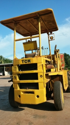 รถตักล้อยาง TCM SD23