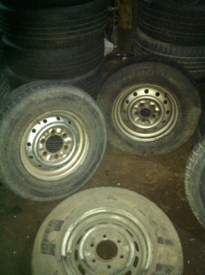 ขายเหมายางเปอร์เซ็นต์ 50 เส้น เฉลี่ยเส้นละ 300 บาท