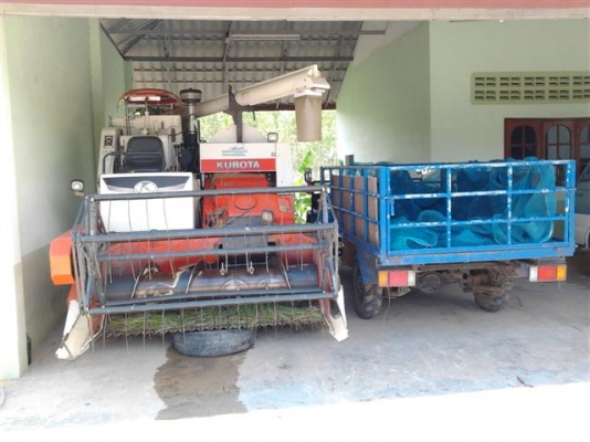 ขายรถเกี่ยว KUBOTA DC68G พร้อมเทรเลอร์ ไว้ลากรถเกี่ยวหรือแม็คโคร