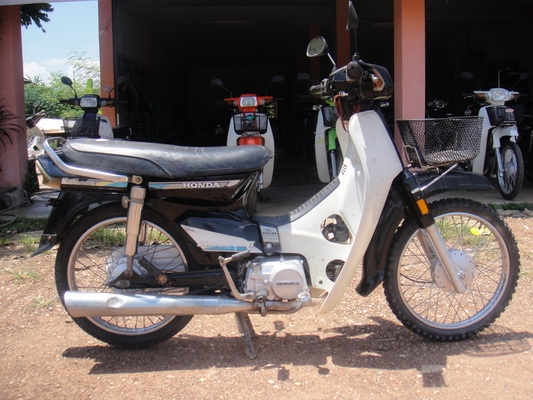 ขายฮอนด้าดรีม คุรุสภา สภาพสวยพร้อมใช้งาน (ทะเบียนพร้อมชุดโอน )