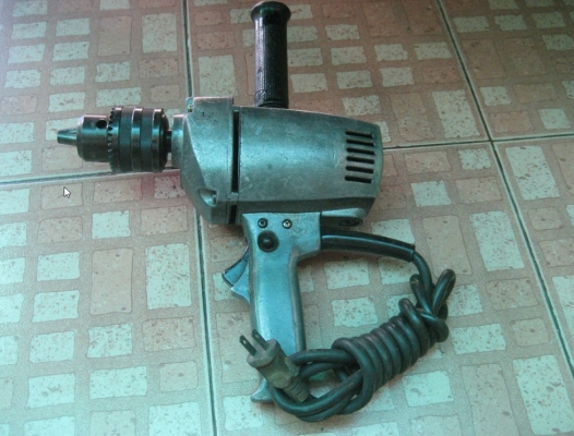 ขายด่วนสว่านรอบช้า Makita 5 หุน รุ่น 6216