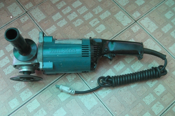 ขายด่วนหินเจีย 7" Makita 9607NB แท้แน่นอน 100\%