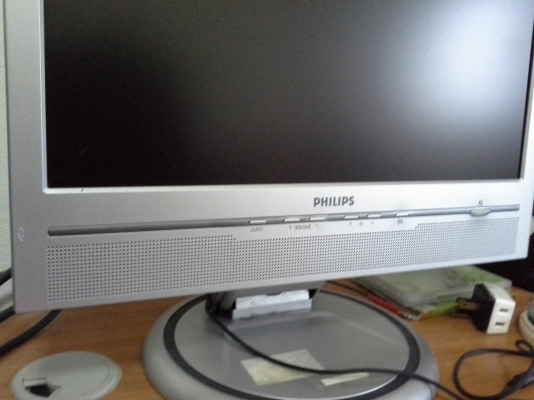 ขายจอคอม PhilLips 17 นิ้ว ลำโพงในตัว