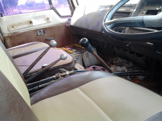 ขายตัด ลงบ่อ วิ่งลาน ทำเทเลอร์ 10ล้อ2เพลาดั๊มสภาพเดิมๆ HINO F-17 FM177 ปี33 เครื่องเดิมEH700 168HP แห้งดีไม่เยิ้ม แรงดีไม่มีหลวม เกียร์เดิม สโลวพร้อม มีD-L ช่วงล่างแน่น คัสซีสวยเดิมไม่เคยทำสี ยางดี10เส้น กระบะดั๊มเหล็กKAC สภาพดี หัวบาง ภายในครบ มีผุนิดๆกั