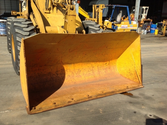 รถตักล้อยาง Komatsu 515 เก่าญี่ปุ่น ขนาดบุ้งกี๋เสริมแล้ว 1.5Q ต้องการไฟแนนซ์โทรมาคุยได้ รถตักล้อยาง Komatsu 515 เก่าญี่ปุ่น ขนาดบุ้งกี๋เสริมแล้ว 1.5Q ต้องการไฟแนนซ์โทรมาคุยได้