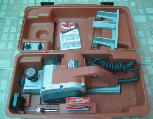 ขายด่วนกบไฟฟ้า maktec MT110 แท้แน่นอน 100\%คับ ขายด่วนกบไฟฟ้า maktec MT110 แท้แน่นอน 100\%คับ