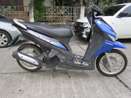 ยังไงก็ขาย clickปี49 เครื่องเดิมๆ ชุดโอนครบ ยังไงก็ขาย clickปี49 เครื่องเดิมๆ ชุดโอนครบ