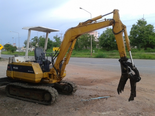 ขายรถขุด komatsu PC20-6 รุ่น6 เก่านอกไม่เคยใช้งานในไทย แถมปากคีบ