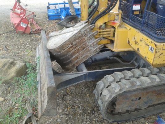 ขายรถขุด komatsu PC20-6 รุ่น6 เก่านอกไม่เคยใช้งานในไทย แถมปากคีบ