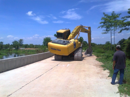 ขาย..รถขุด KOMATSU PC200-7 รถสวยแจ่ม แรงดี สภาพใหม่ทั้งคัน มีทะเบียนครบ ราคาต่อรองได้อีก..