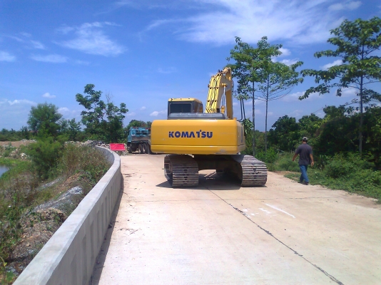 ขาย..รถขุด KOMATSU PC200-7 รถสวยแจ่ม แรงดี สภาพใหม่ทั้งคัน มีทะเบียนครบ ราคาต่อรองได้อีก..