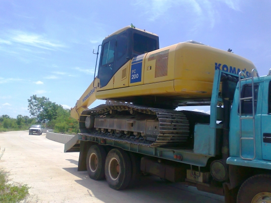 ขาย..รถขุด KOMATSU PC200-7 รถสวยแจ่ม แรงดี สภาพใหม่ทั้งคัน มีทะเบียนครบ ราคาต่อรองได้อีก..