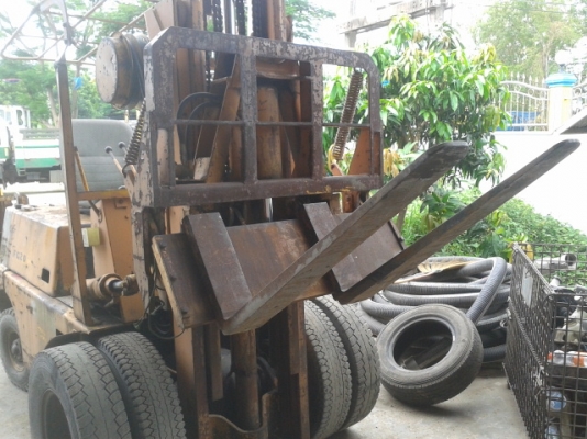 ขายรถยกขนาด 2ตันล้อคู่ งาเทได้ TOYOTA  เก่านอกไม่เคยใช้งานในไทย