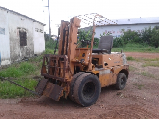 ขายรถยกขนาด 2ตันล้อคู่ งาเทได้ TOYOTA  เก่านอกไม่เคยใช้งานในไทย