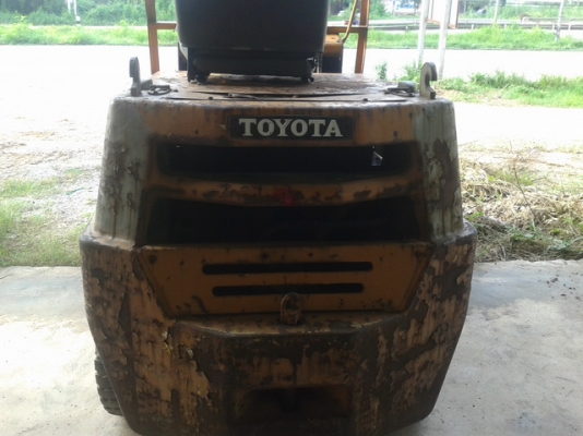 ขายรถยกขนาด 2ตันล้อคู่ งาเทได้ TOYOTA  เก่านอกไม่เคยใช้งานในไทย