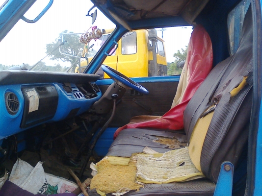 ISUZU TL100 เครื่อง 4BC2ฝาดำ ด่วนครับราคาตัดพ่อค้าจาก228000 ISUZU TL100 เครื่อง 4BC2ฝาดำ ด่วนครับราคาตัดพ่อค้าจาก228000