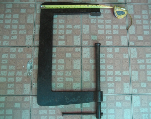ขายปากกาจับชิ้นงาน C-CLAMP MADE IN GERAMANY ยาว 65cm. กว้าง38cm.