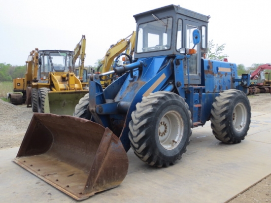 510-15416รถตักล้อยางรถจอดที่(CSนวนคร)แล้วครับ