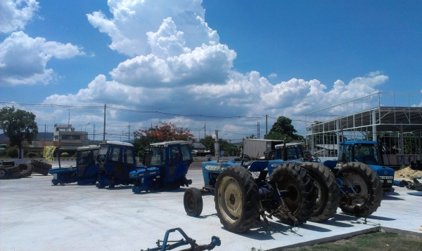 รถไถฟอร์ด นิวฮอลแลนด์เข้าแล้ว วันนี้