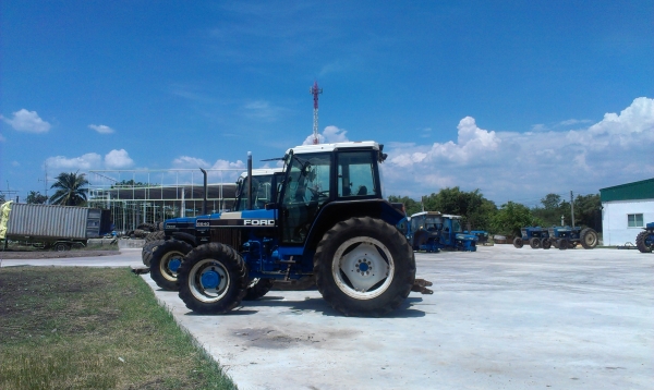 รถไถฟอร์ด นิวฮอลแลนด์เข้าแล้ว วันนี้