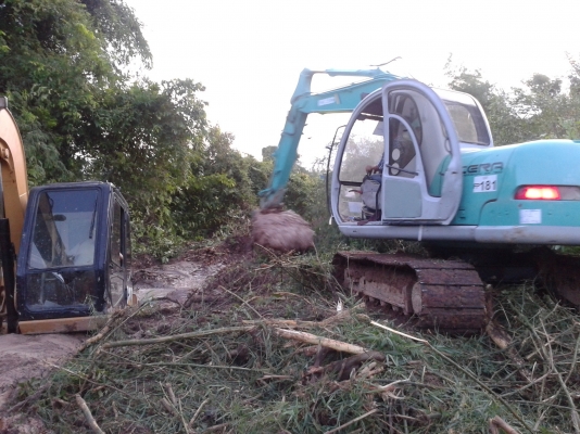 ขายรถแบคโฮ  KOBELCO SK100 รถนำเข้า ไม่ผ่านการใช้งานในประเทศไทย