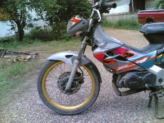 ขาย Honda NovaRs Dash เล่มทะเบียนพร้อมโอนภาษีขาดปีเดียวเครื่องพอใช้ ขายตามสภาพ ขาย 6900 บาท