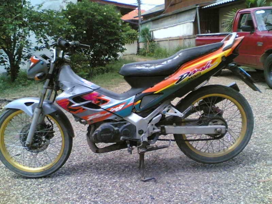 ขาย Honda NovaRs Dash เล่มทะเบียนพร้อมโอนภาษีขาดปีเดียวเครื่องพอใช้ ขายตามสภาพ ขาย 6900 บาท