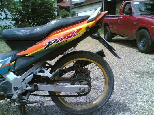 ขาย Honda NovaRs Dash เล่มทะเบียนพร้อมโอนภาษีขาดปีเดียวเครื่องพอใช้ ขายตามสภาพ ขาย 6900 บาท