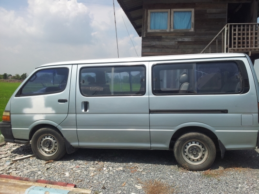 รถตู้ TOYOTA หัวจรวด