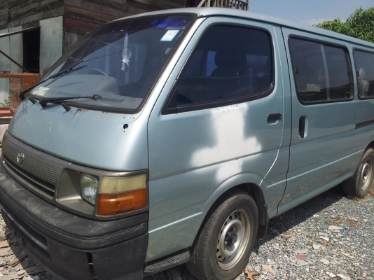 รถตู้ TOYOTA หัวจรวด