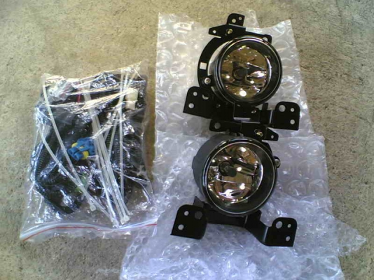 ขายไฟตัดหมอกมิตซู มิราจ ของใหม่ซื้อมายังไม่ได้ใช้งาน จำเป็นต้องปล่อยออกระดมทุน ขาย 2500 บาท