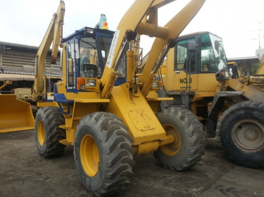 รถตักล้อยาง WA150-1-30227  สภาพสวย  นำเข้าจากญี่ปุ่น เพิ่งมาถึงไทยวันนี้  รถจอดที่ C.S หลักสี่ โทร.081-373-0559