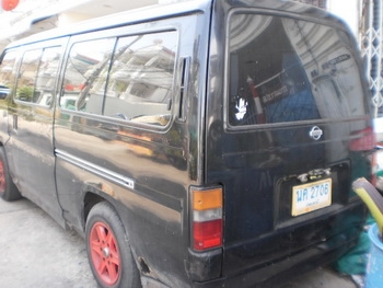 Nissan สภาพพร้อมใช้ แอร์เย็น เพลงเพราะ เบาะครบ