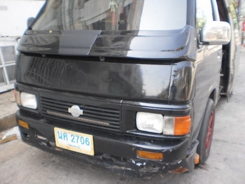 Nissan สภาพพร้อมใช้ แอร์เย็น เพลงเพราะ เบาะครบ