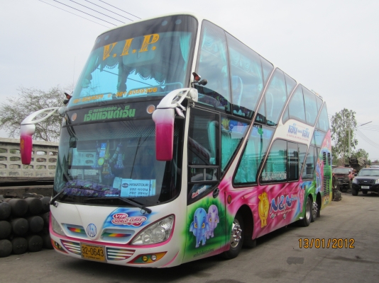 ขายรถบัส VIP 8 ล้อเล็ก 2 ชั้น ลายก้านกล้วย เครื่องเสียง + ประกันภัยประเภท 1