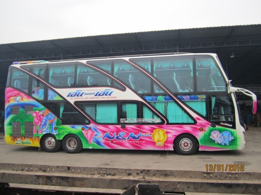 ขายรถบัส VIP 8 ล้อเล็ก 2 ชั้น ลายก้านกล้วย เครื่องเสียง + ประกันภัยประเภท 1