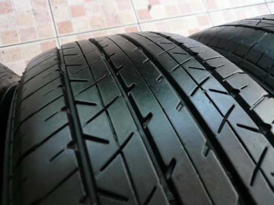 ขายยาง BRIDGETONE ER33----215-60-16----ปี11 (1ชุด)
