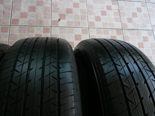 ขายยาง BRIDGETONE ER33----215-60-16----ปี11 (1ชุด)