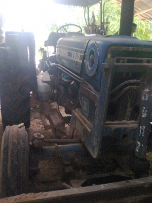 ขายรถไถนาฟอร์ด6610เสื้อลายพร้อมทะเบียนเต็ม