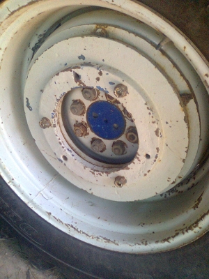 ขายรถไถนาฟอร์ด6610เสื้อลายพร้อมทะเบียนเต็ม