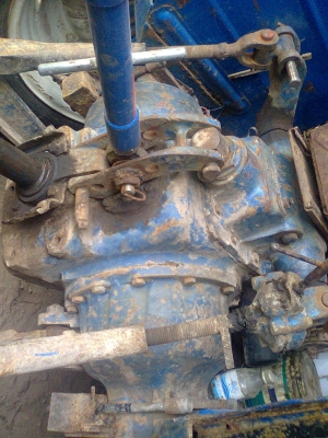 ขายรถไถนาฟอร์ด6610เสื้อลายพร้อมทะเบียนเต็ม