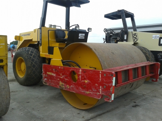 รถบด Dynapac CA251D (รถนำเข้าจากต่างประเทศ ไม่เคยทำงานในประเทศไทย)