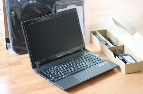 สินค้ามาล็อตใหม่ถูกสุดๆ โน๊ตบุ๊ค Samsung 305E4Z AMD A4 / HD 6470M / HHD 750 ถูกสุด ๆ