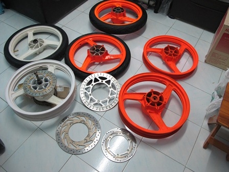 ขายชุดสีและอะไหล่Serpico150 / KR150