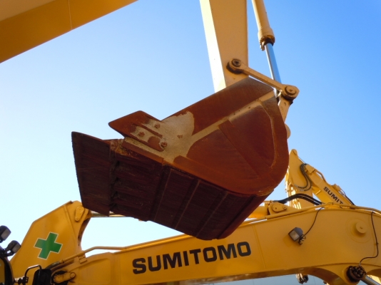 รถขุด SUMITOMO SH200-5 รถสวย สภาพเยี่ยมมากครับ ราคาไม่แพงครับ จองก่อนใคร มานะ 085-9049669